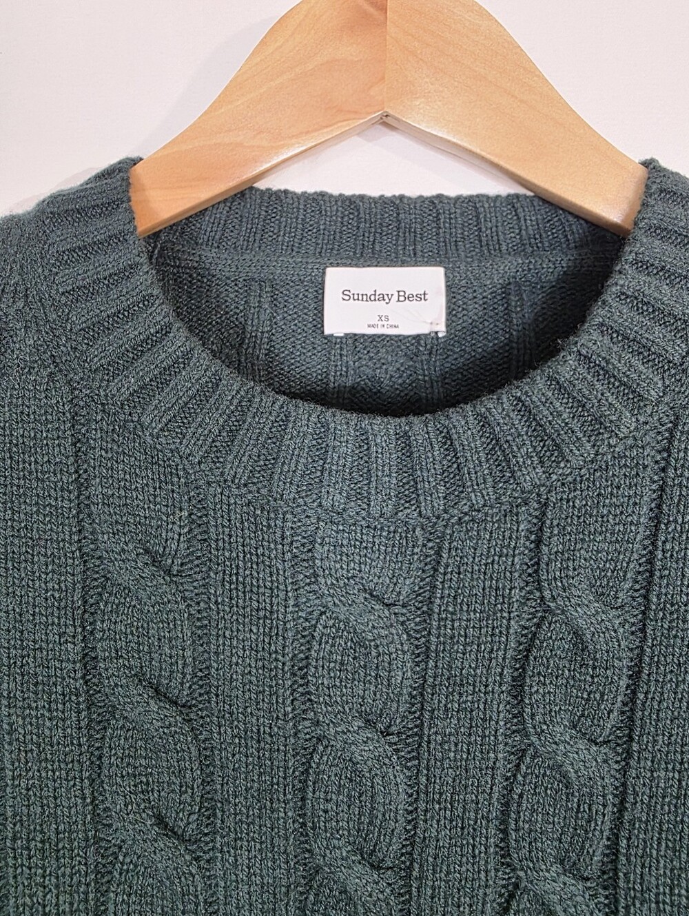 Aritzia Sunday best wool Dark Forest Green Cropped Cable-Knit Crew Sweater - Picture 4 of 7